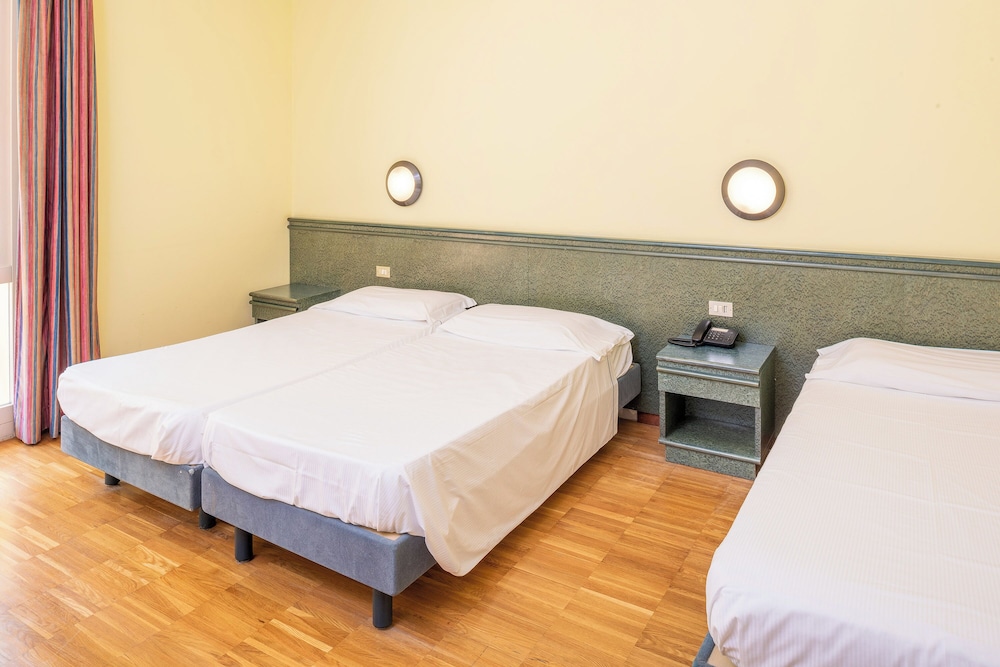 

Bari - Gargnano - Hotel Internazionale