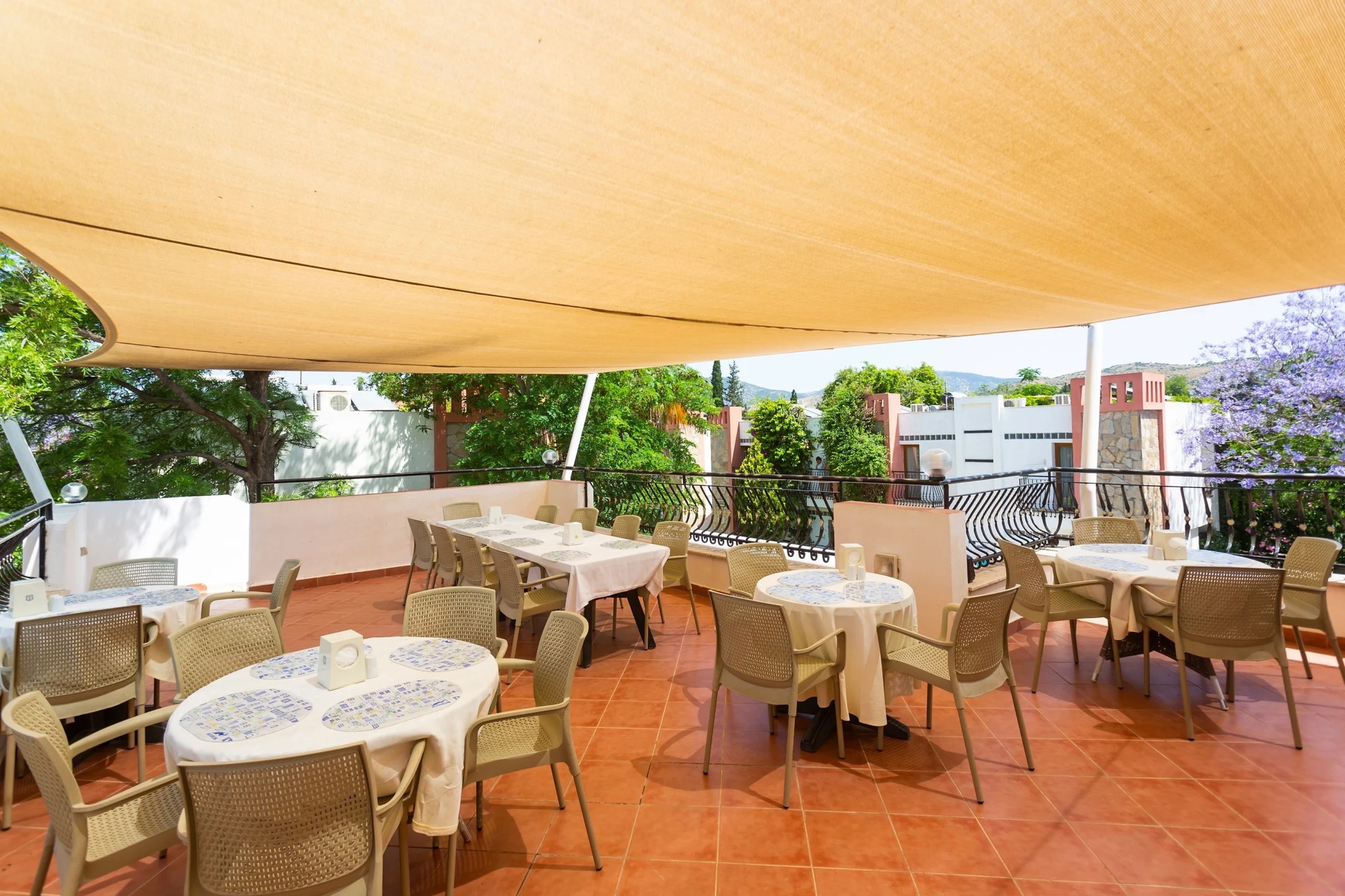 

Milano - Turgutreis - Kriss Hotel