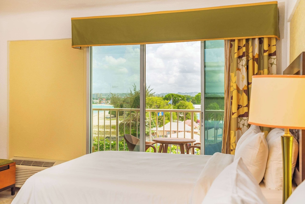 

Roma - Bridgetown - Radisson Aquatica Resort Barbados