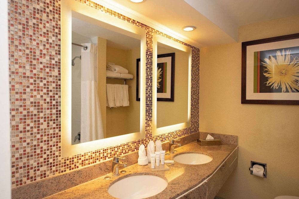 

Verona - Worthing - Radisson Aquatica Resort Barbados