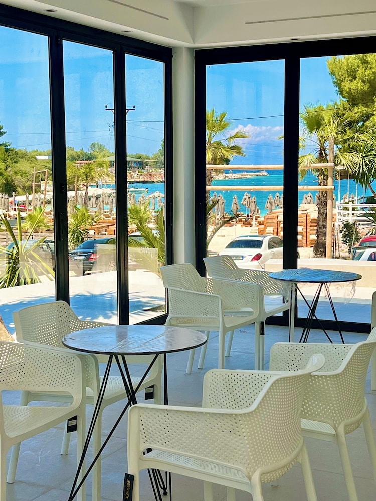 

Roma - Ksamil - Hotel Vila Park Bujari Ksamil