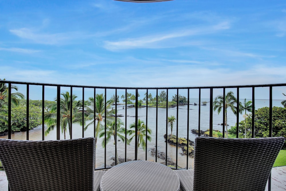 

Bologna - Hilo - Castle Hilo Hawaiian Hotel