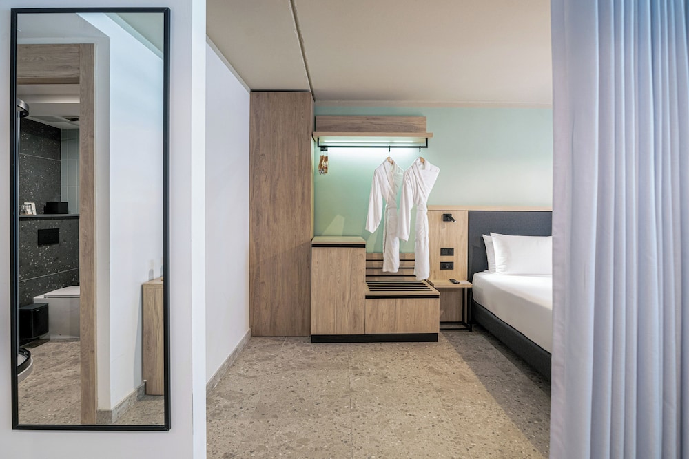 

Lamezia Terme - La Valletta - Hotel Scirocco St Julian's, Affiliated by Melia