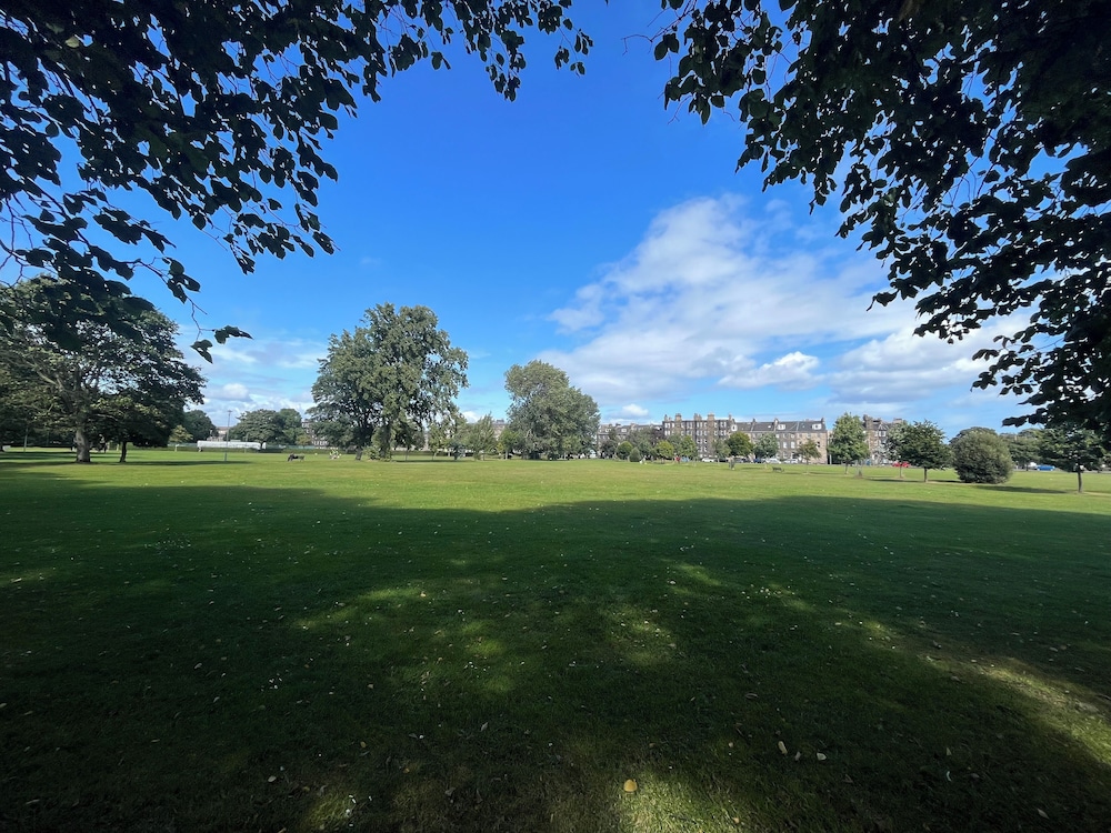 

Roma - Leith - Park View House