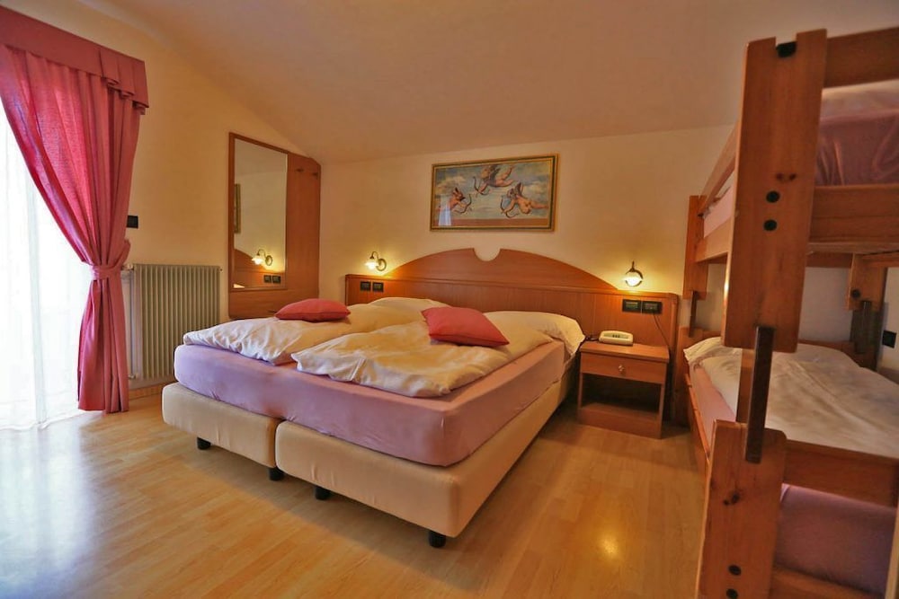 

Lamezia Terme - Vigo di Fassa - Hotel Chalet Alaska