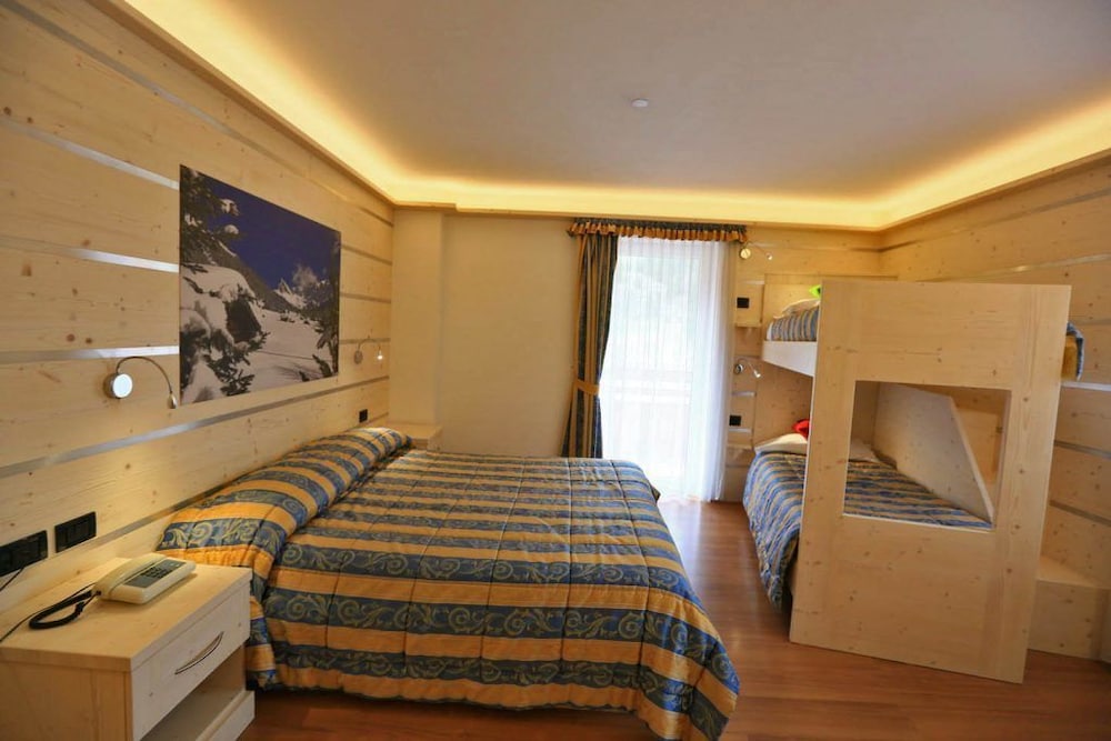 

Bari - Alba di Canazei - Hotel Chalet Alaska