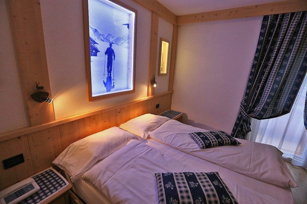 

Lamezia Terme - Penia - Hotel Chalet Alaska