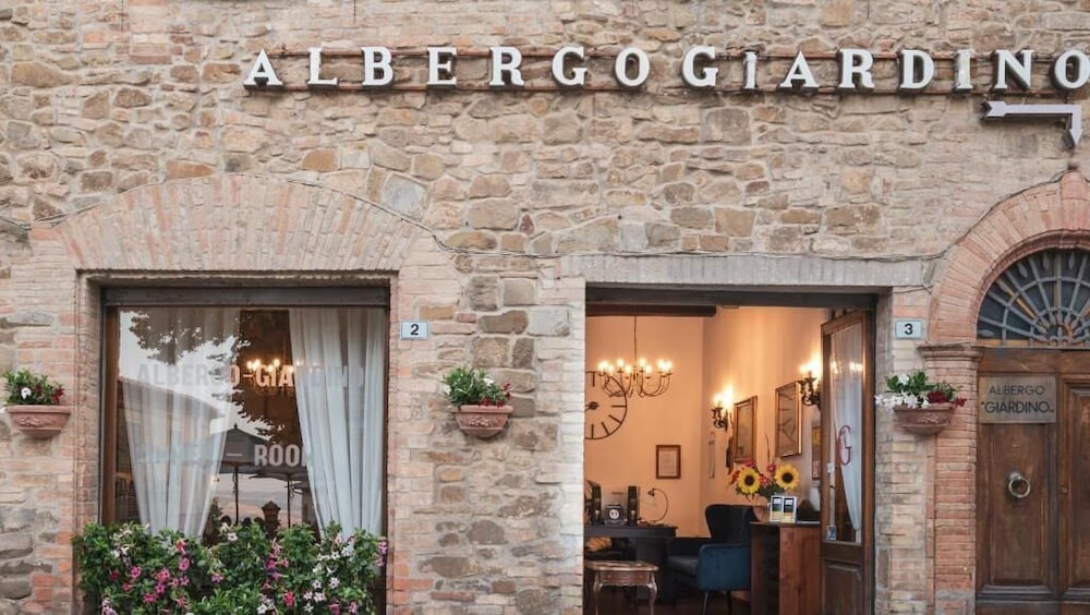 

Milano - Montalcino - Albergo Giardino