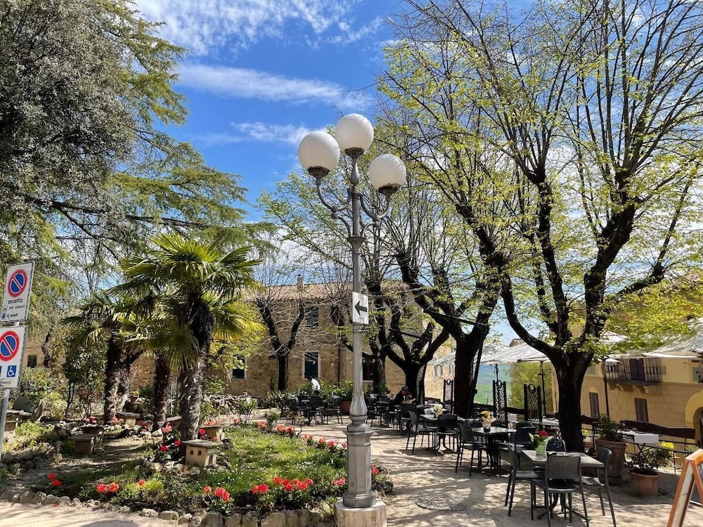 

Bologna - Montalcino - Albergo Giardino