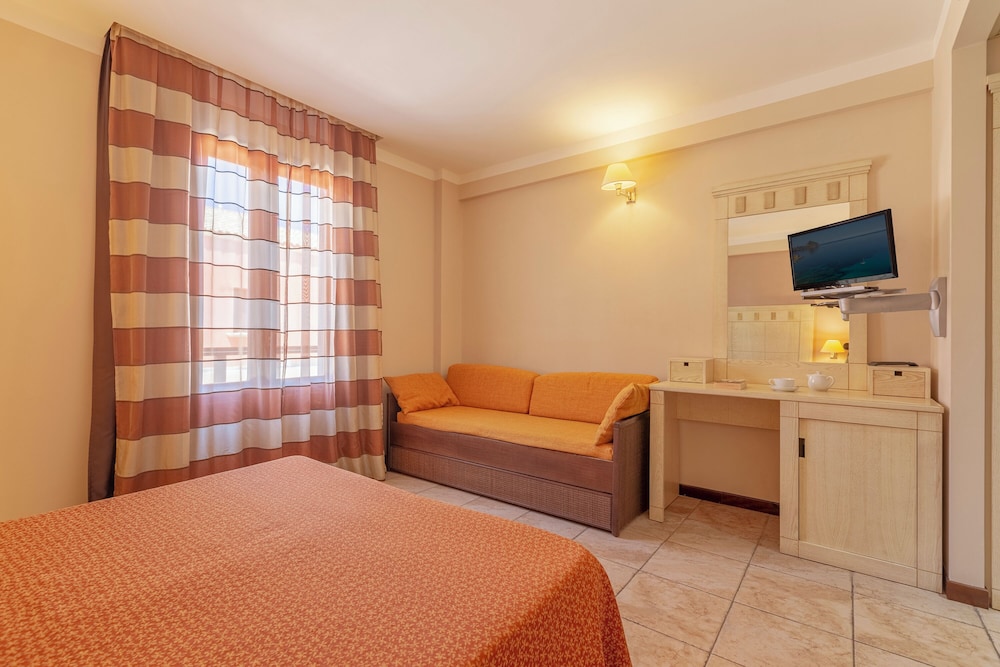

Trieste - San Vito Lo Capo - Villa Zina Family Resort