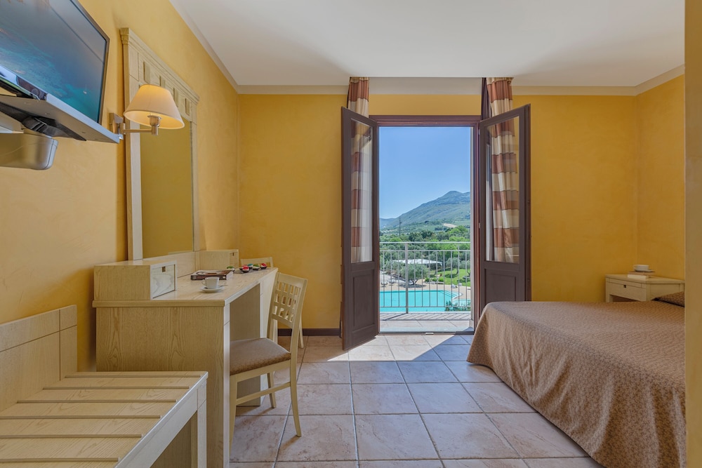 

Napoli - San Vito Lo Capo - Villa Zina Family Resort