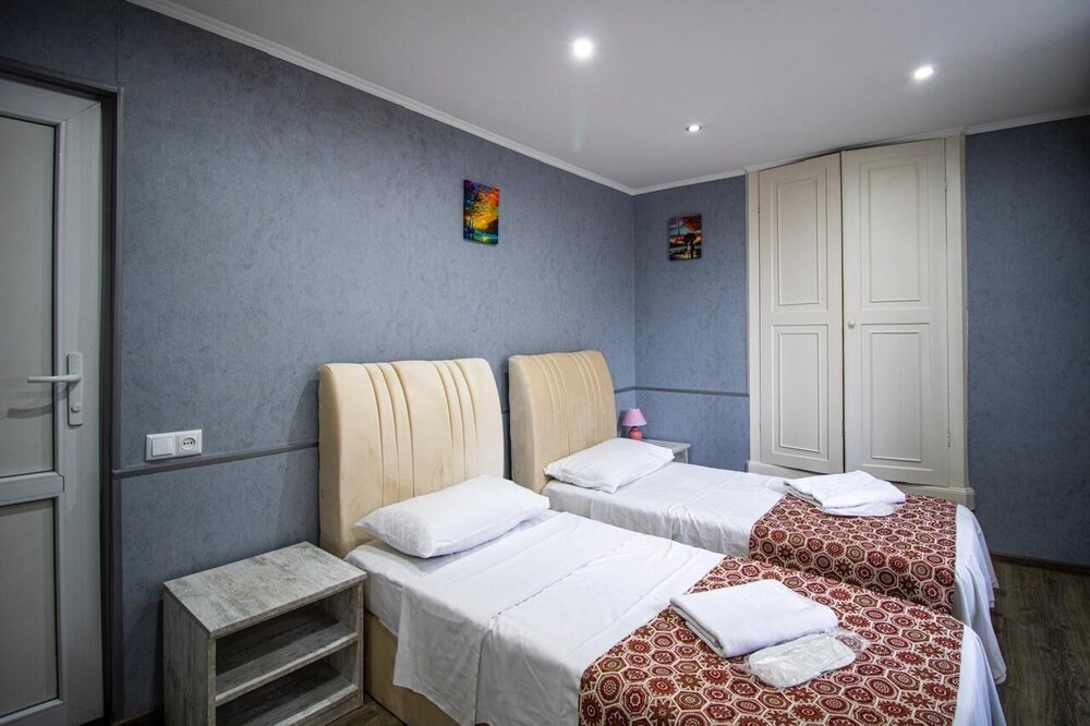 

Roma - Tbilisi - Harmony Hotel