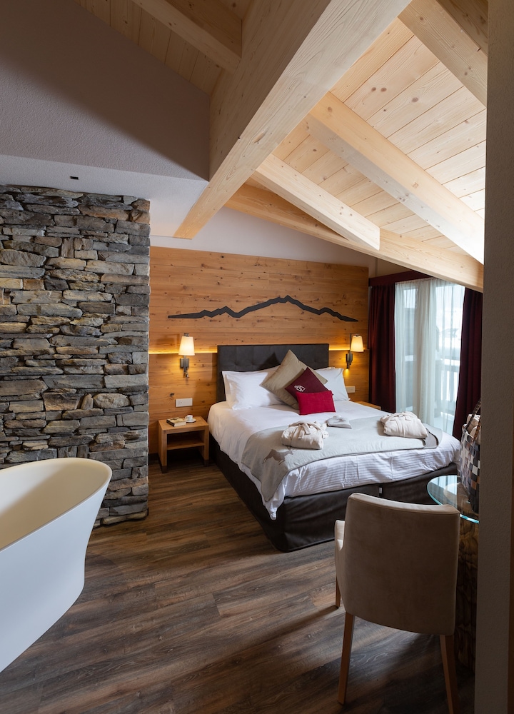 

Palermo - Livigno - Mont Chalet Nevada - Hotel & Spa