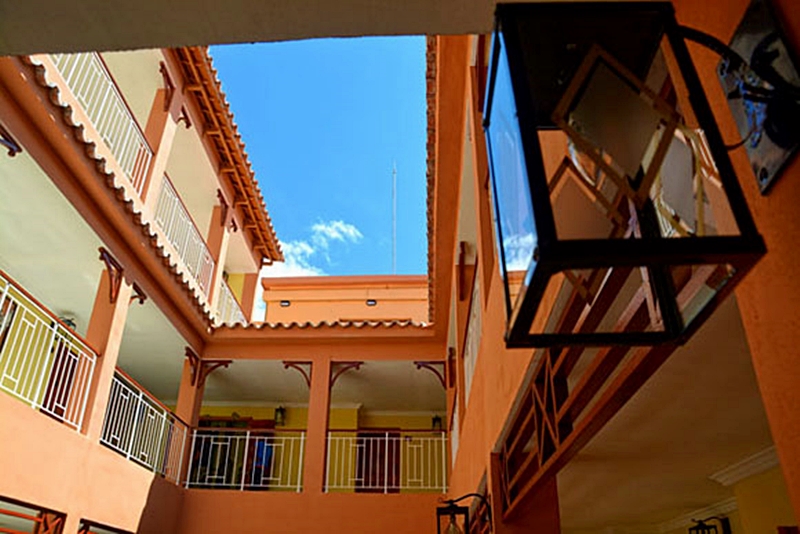 

Bari - Holguin - Hotel E Caballeriza