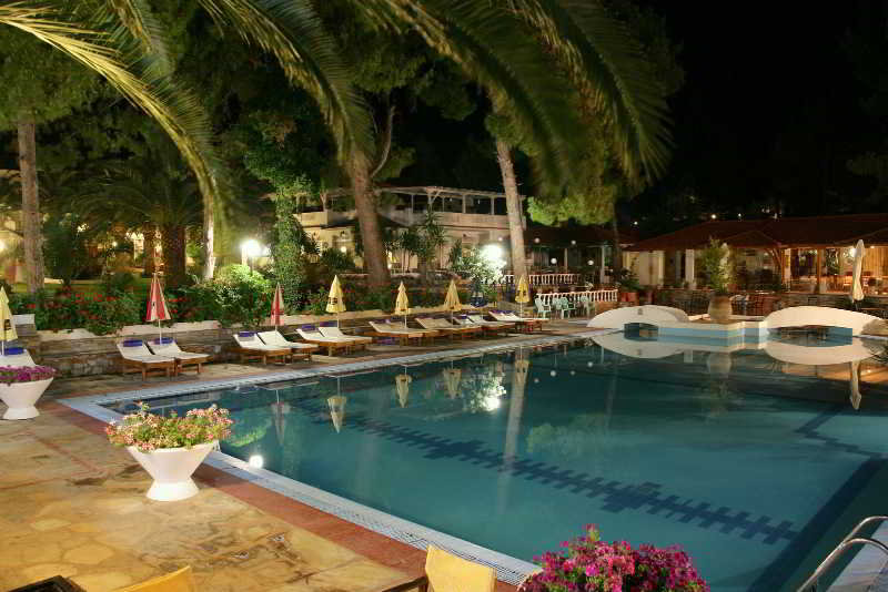 

Milano - Nikiti - Porfi Beach Hotel