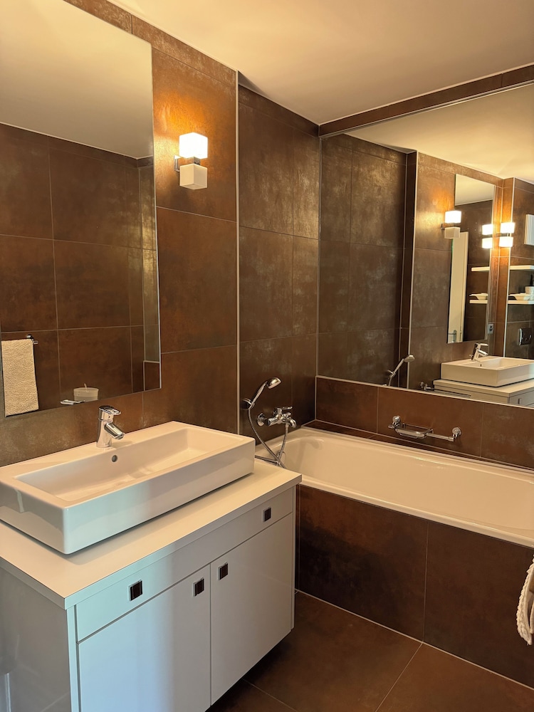 

Roma - Verbier - Hôtel des Bains de Saillon