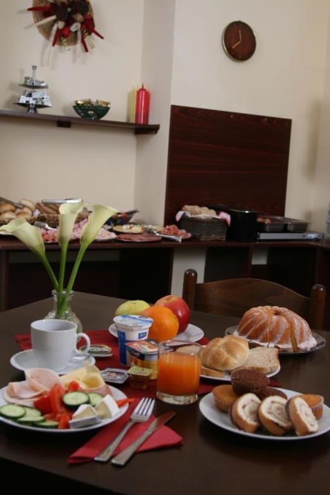 

Bologna - Horoměřice - Hotel Klára