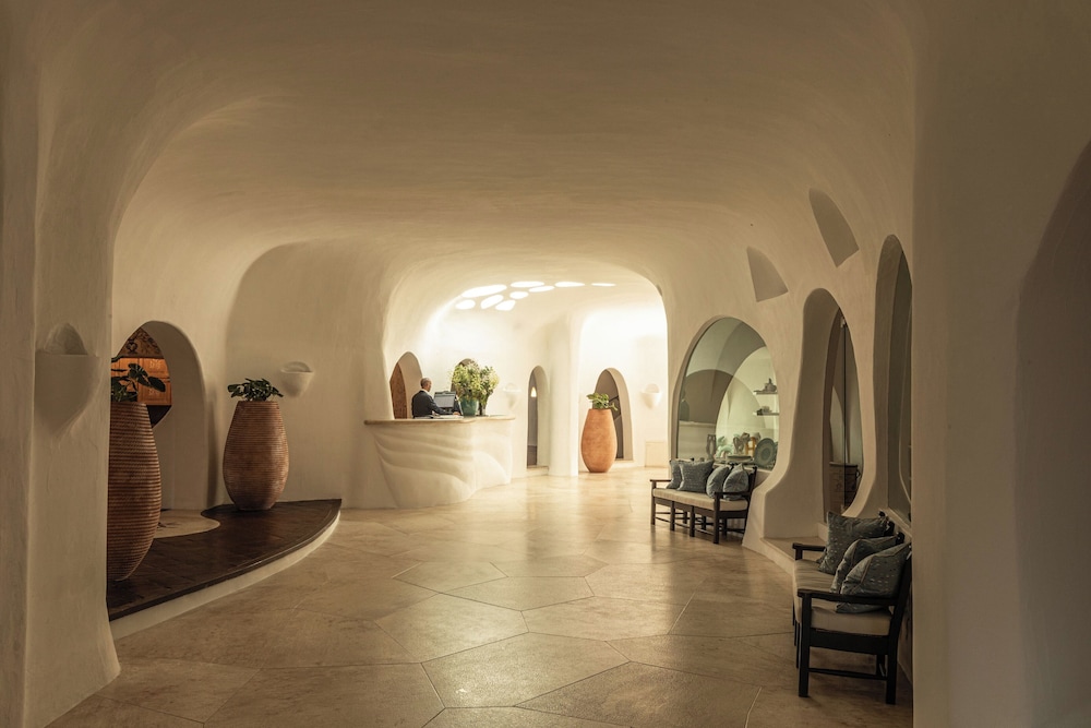 

Catania - Golfo Aranci - Romazzino, A Belmond Hotel, Costa Smeralda