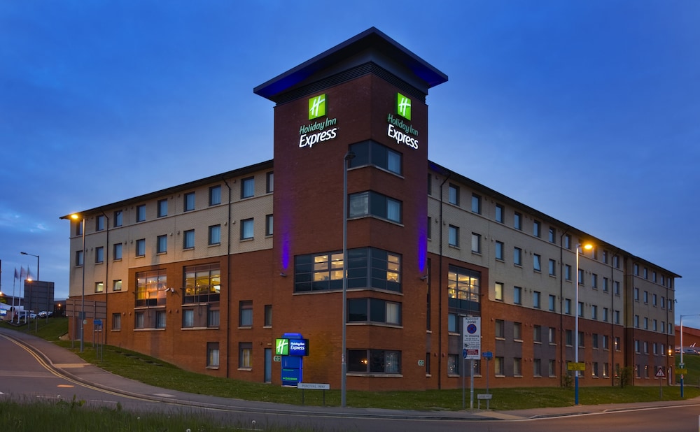 

Roma - Luton - Holiday Inn Express LONDON - LUTON AIRPORT