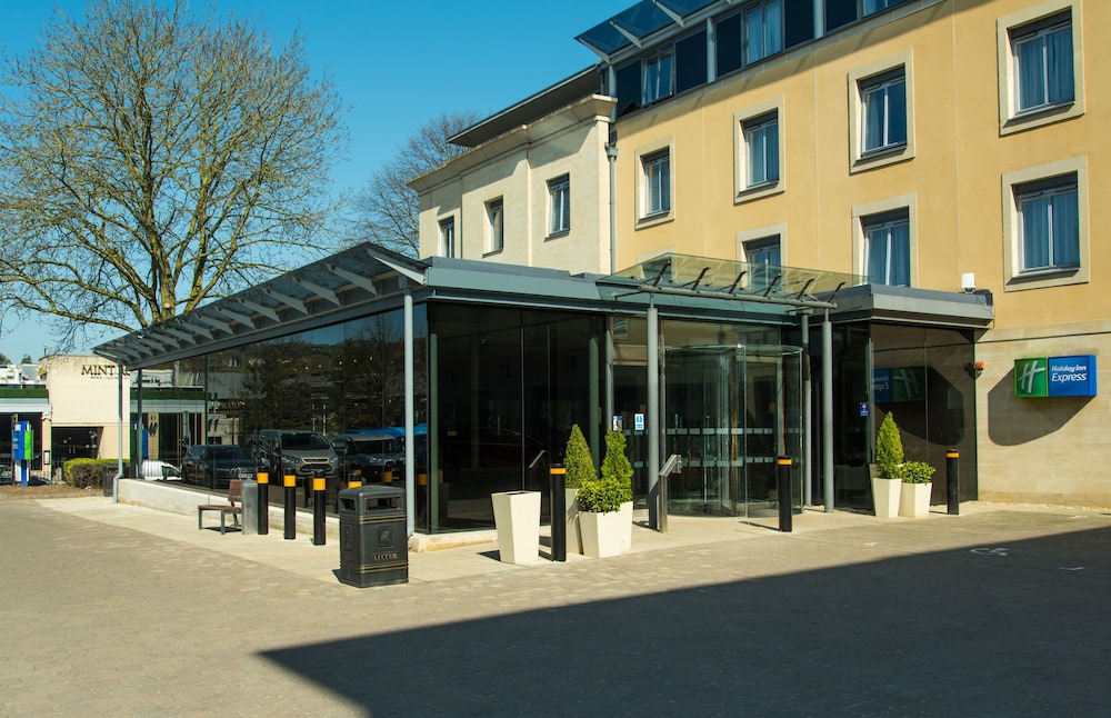 

Roma - Bath - Holiday Inn Express Bath