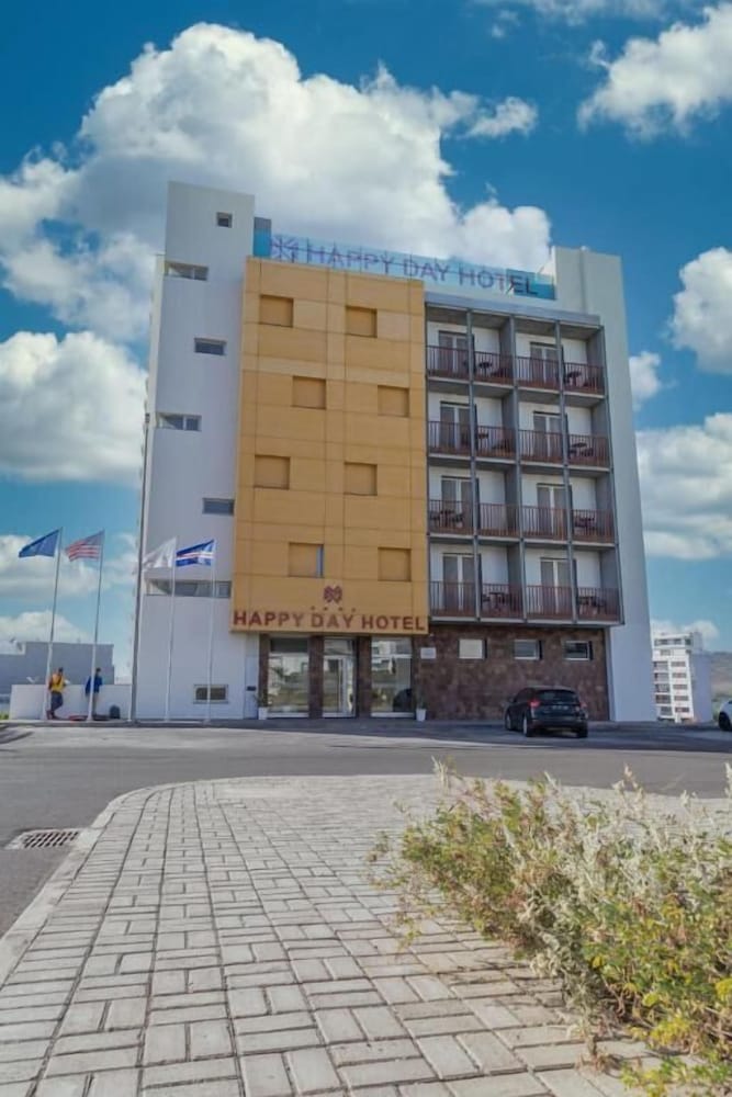 

Roma - Praia, Isola di Santiago - Happy Day Hotel