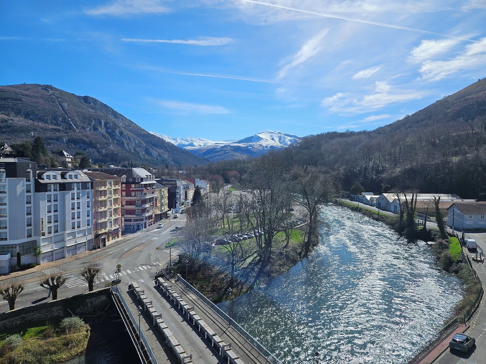 

Roma - Alti Pirenei - Hautes-Pyrénées, Francia - Adonis Lourdes - Notre Dame de la Sarte