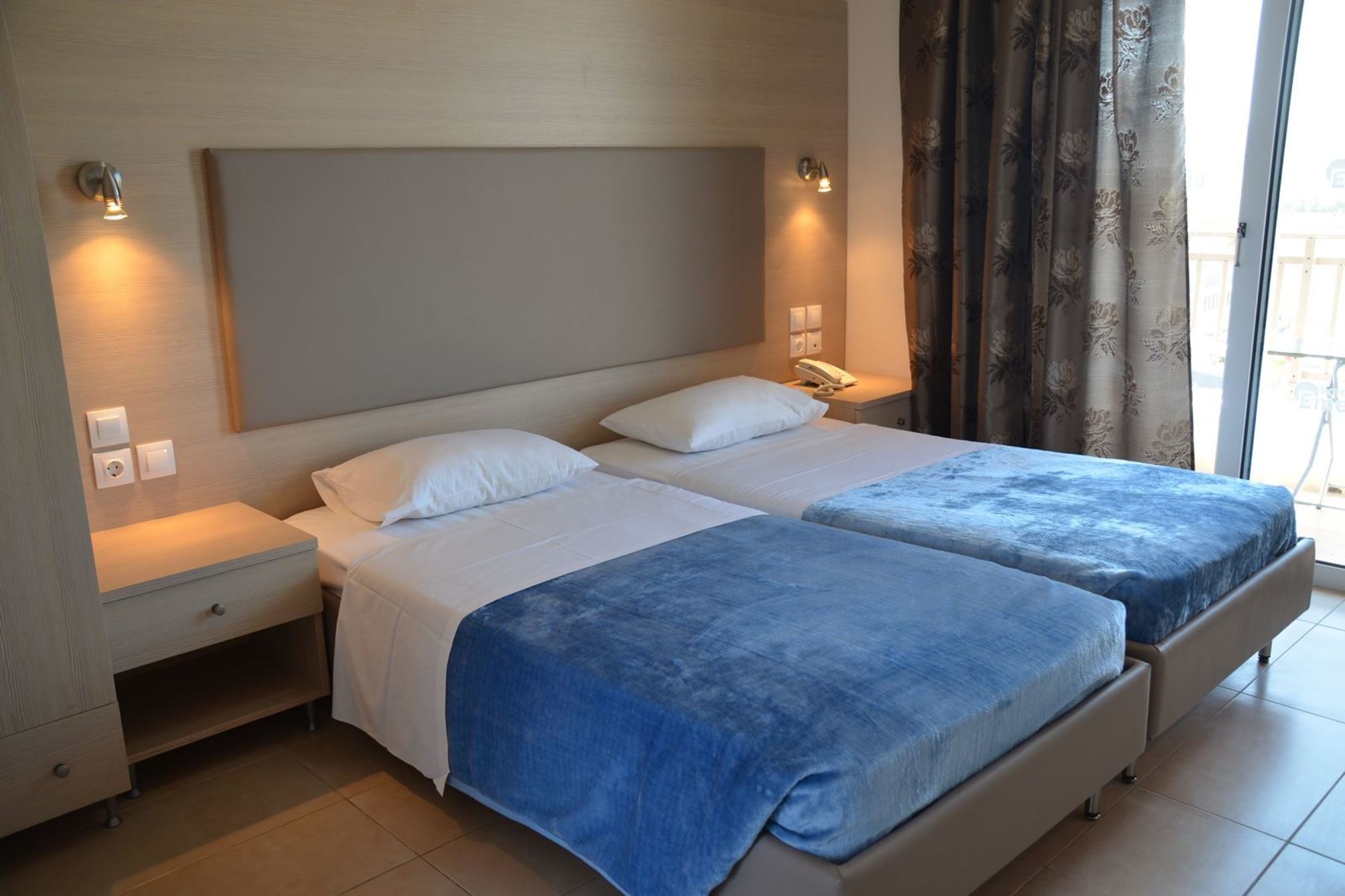 

Milano - Kremasti - Emerald Hotel