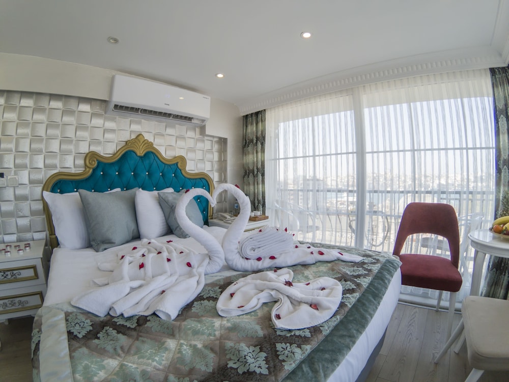 

Bari - Istanbul - Sirkeci Esen Hotel