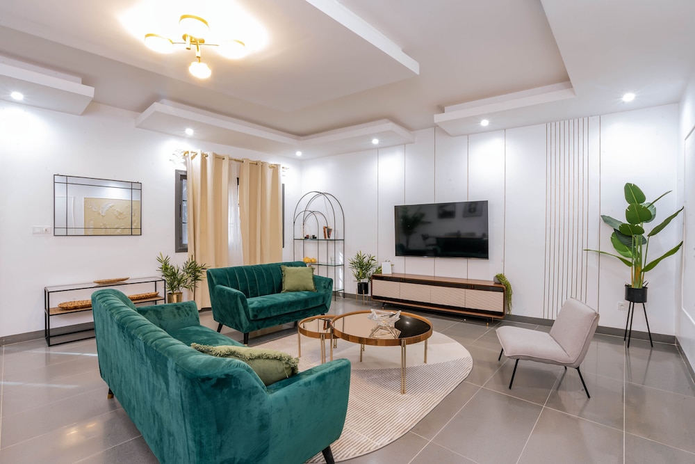 

Milano - Dakar, Senegal - Lighthouse Signature Suites