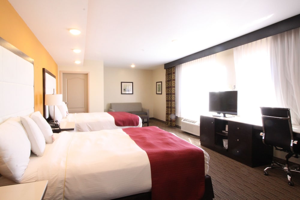 

Roma - Santa Monica - Ramada By Wyndham Culver City