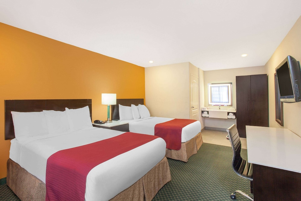 

Roma - Venice (CA) - Ramada By Wyndham Culver City