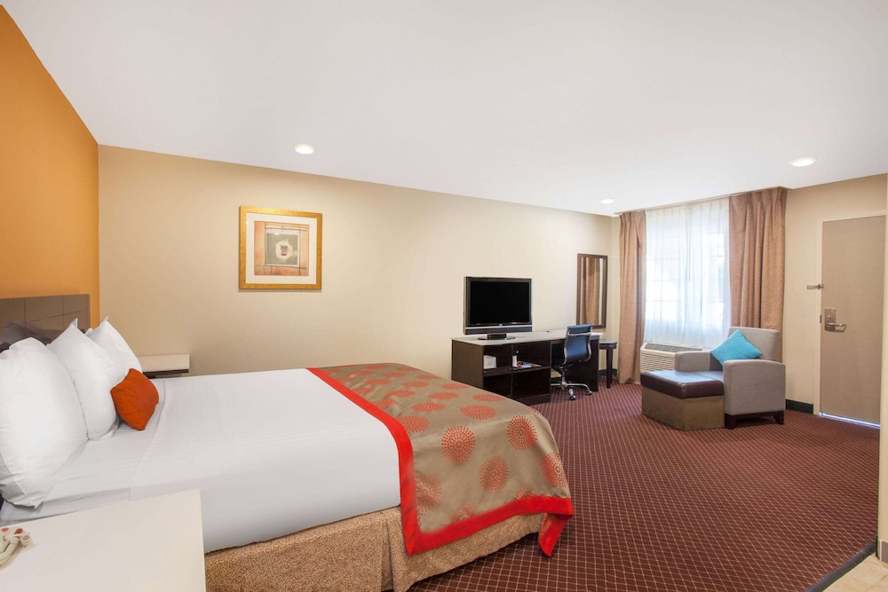 

Milano - Santa Monica - Ramada By Wyndham Culver City