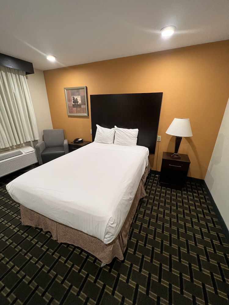 

Roma - Venice (CA) - Ramada By Wyndham Culver City