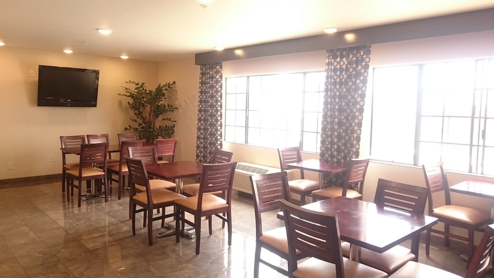 

Roma - Santa Monica - Ramada By Wyndham Culver City