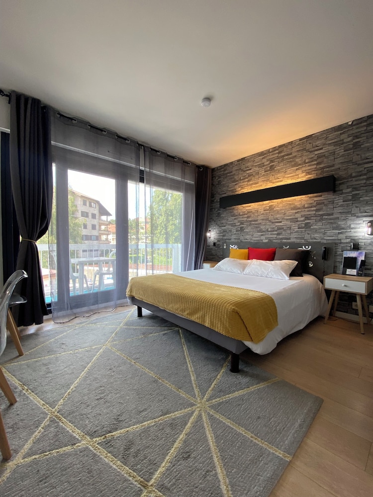 

Roma - Lancy - Savoie Hotel aux portes de Genève