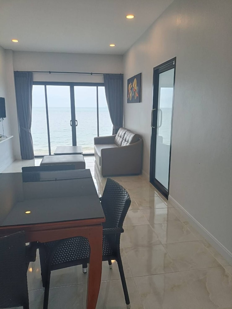 

Roma - Ban Bang Po - Koh Samui - March Samui Resort