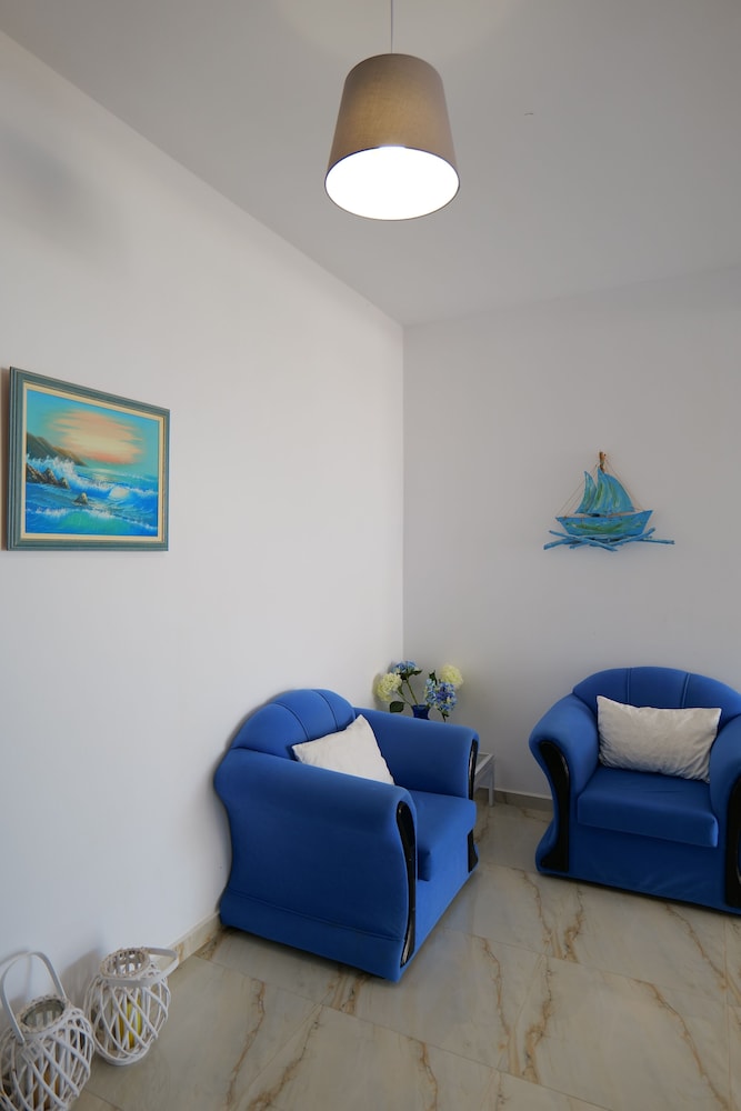 

Reggio Calabria - Ksamil - Hotel Belle Vue