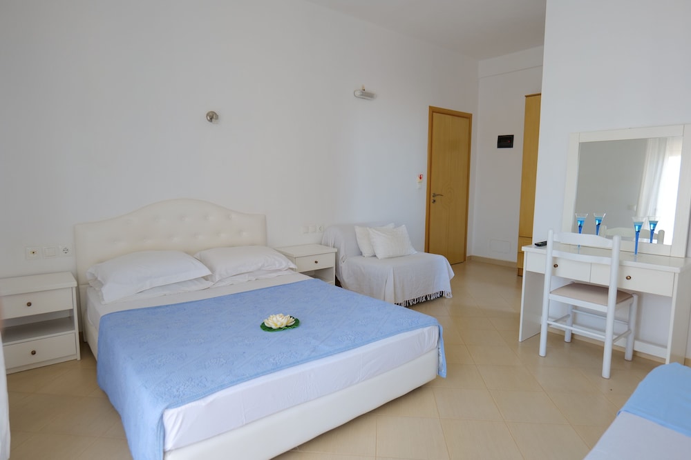 

Bari - Ksamil - Hotel Belle Vue