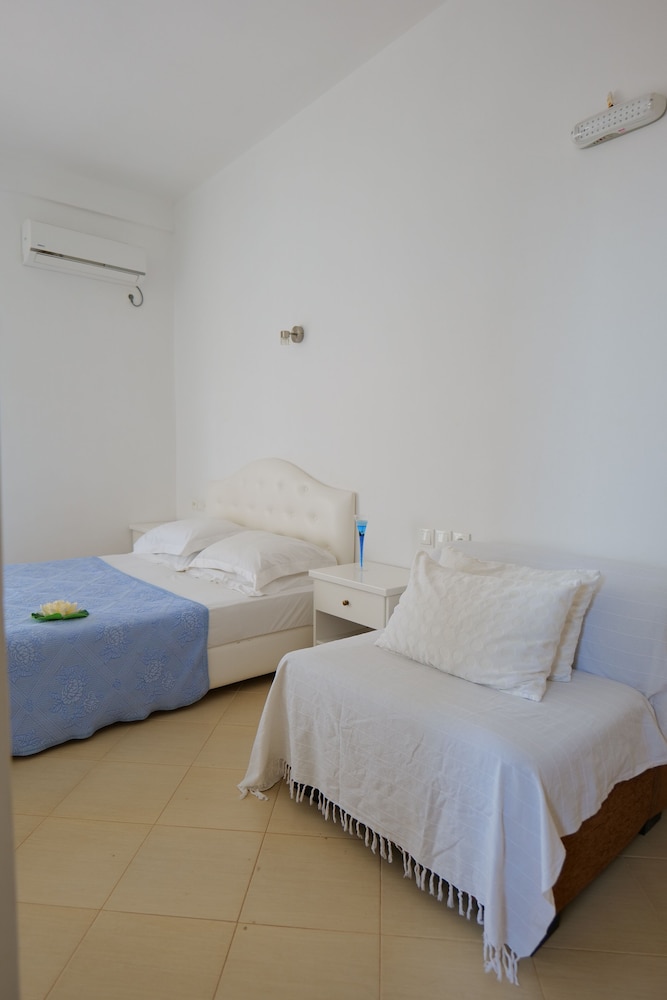 

Napoli - Ksamil - Hotel Belle Vue