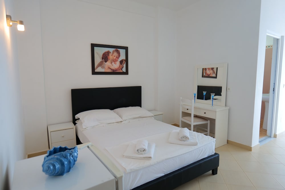 

Torino - Ksamil - Hotel Belle Vue