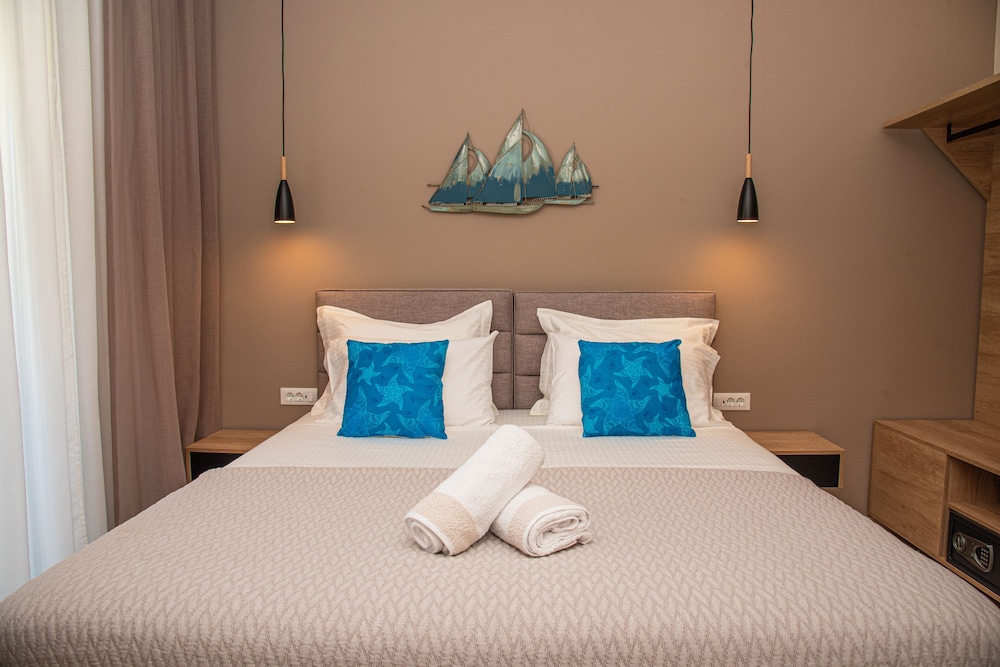 

Venezia - Kassiopi - Kassiopi Luxury Suites