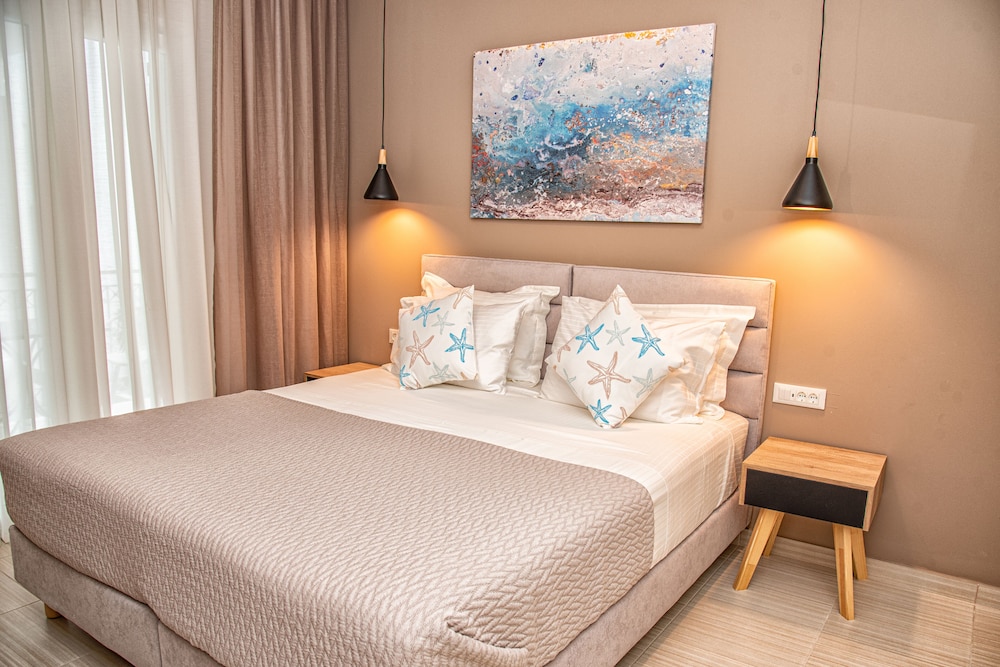 

Verona - Kassiopi - Kassiopi Luxury Suites