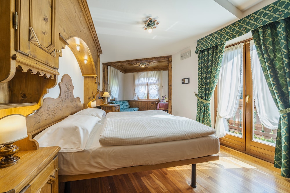 

Napoli - Cortina d'Ampezzo - Franceschi Park Hotel