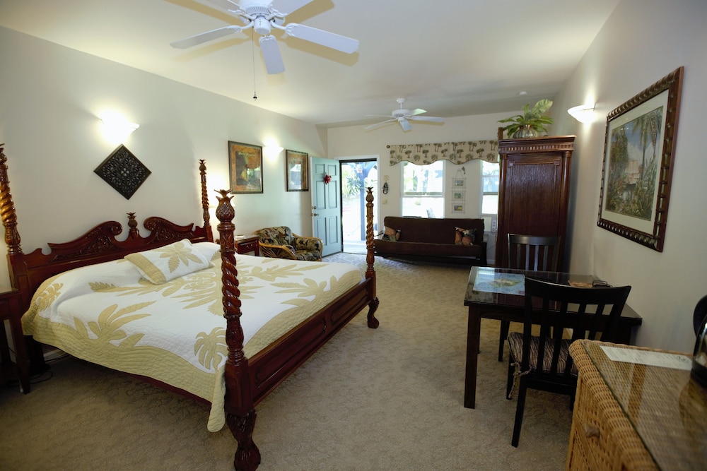 

Milano - Hilo - Island Goode's - Luxury Adults Only Accommodation