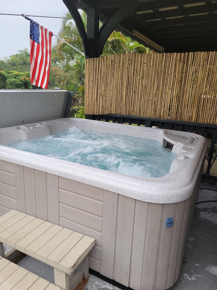 

Roma - Hilo - Island Goode's - Luxury Adults Only Accommodation