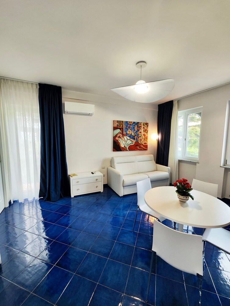 

Bari - Cetara - Residence Villa Giordano Amalfi Coast