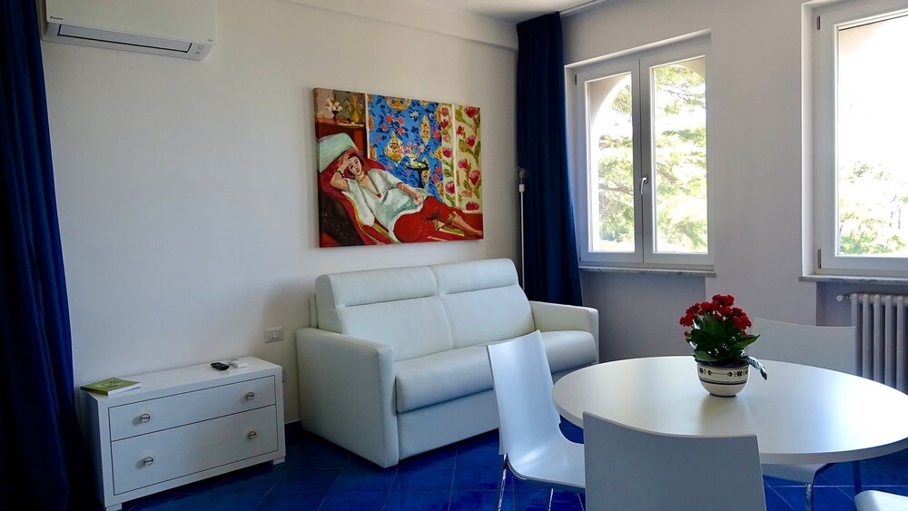 

Catania - Cetara - Residence Villa Giordano Amalfi Coast