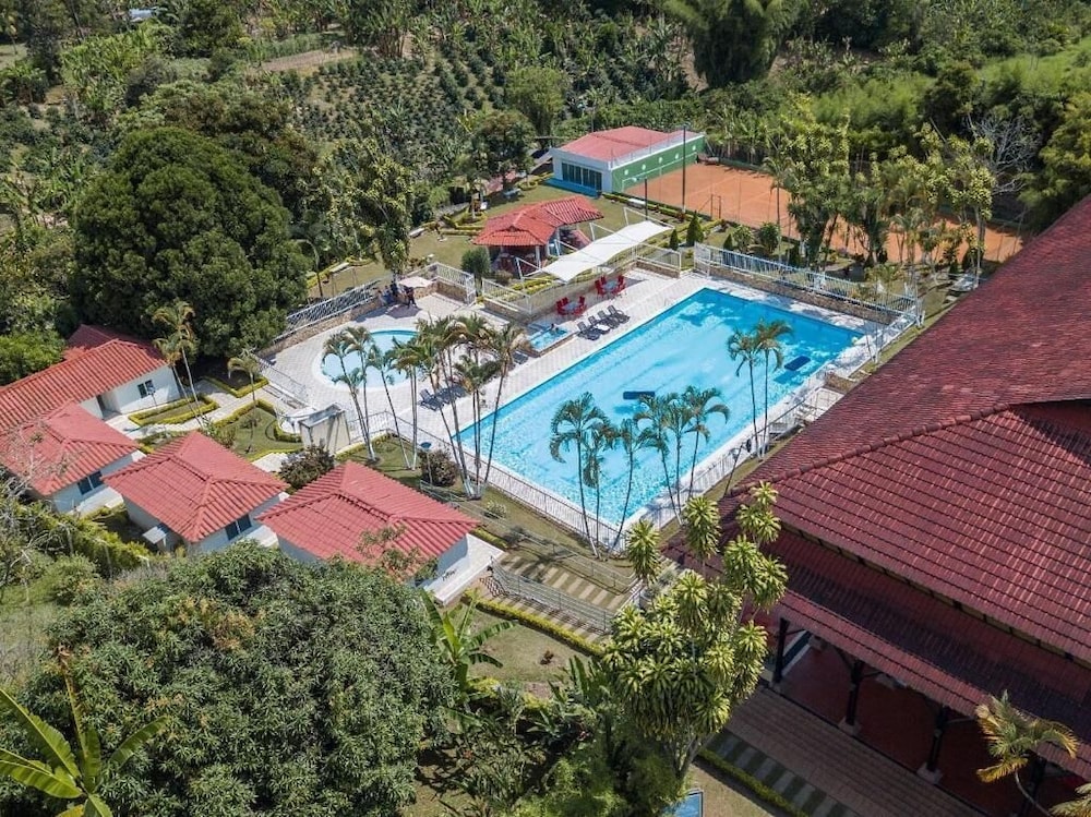 

Roma - La Tebaida - Finca Hotel Santaleja