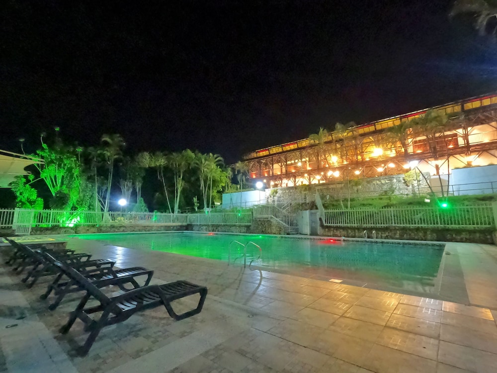 

Milano - Montenegro - Finca Hotel Santaleja