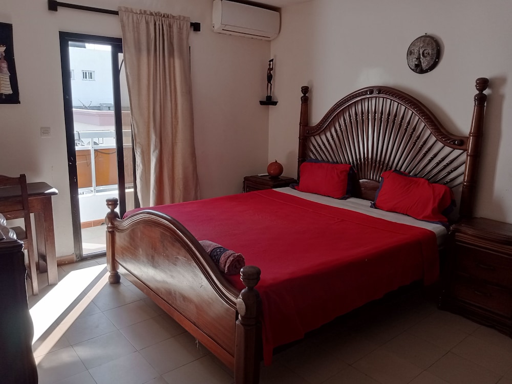 

Napoli - Dakar - RESIDENCE HOTEL KAKATAR